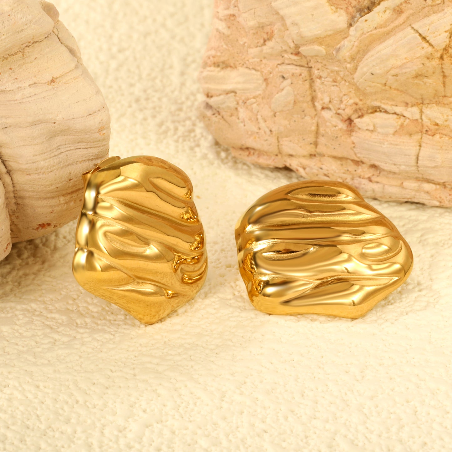 Pendientes Esculpidos en Oro | Bañado en Oro 18K