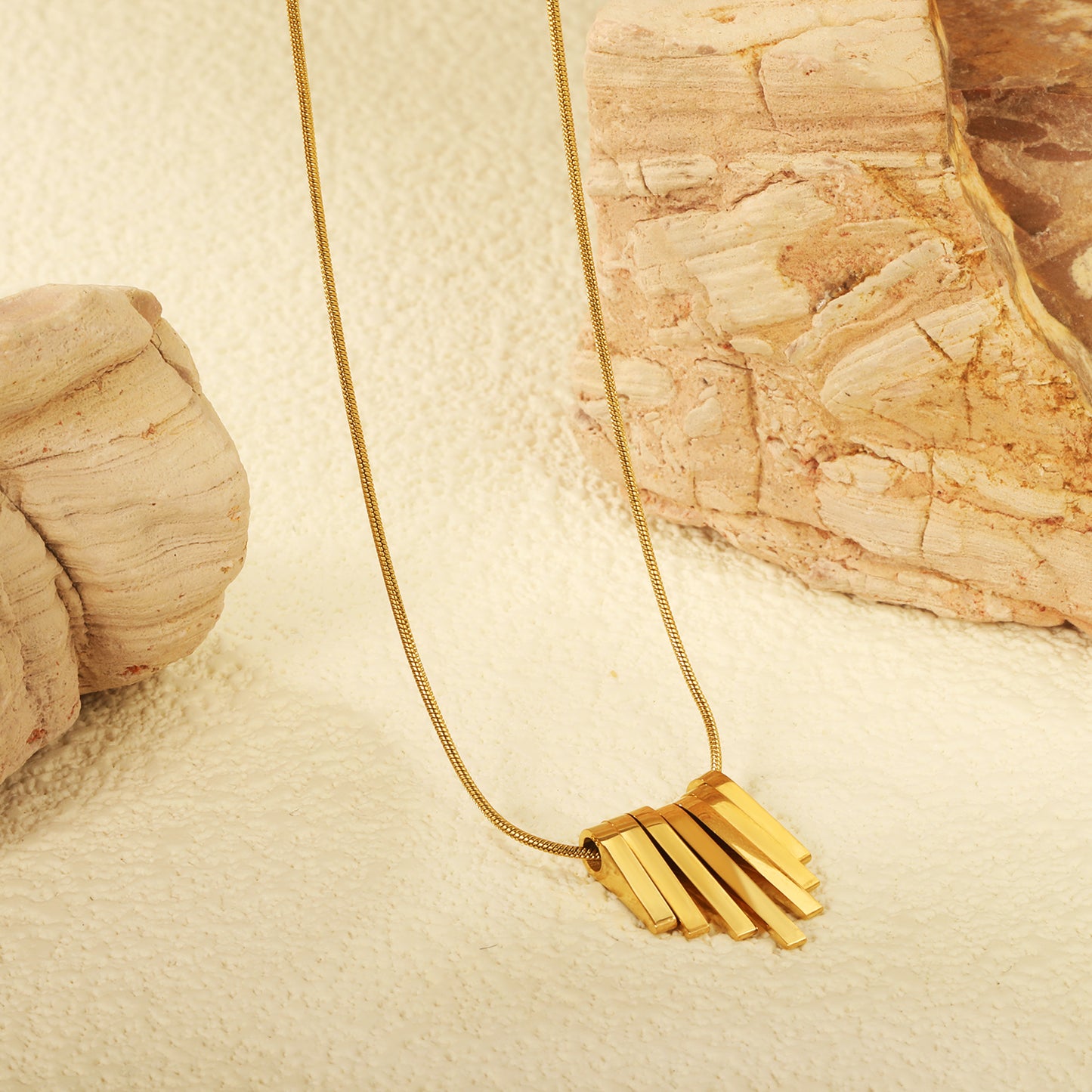 Collar Dorado Geométrico de Barras | Bañado en Oro 18K