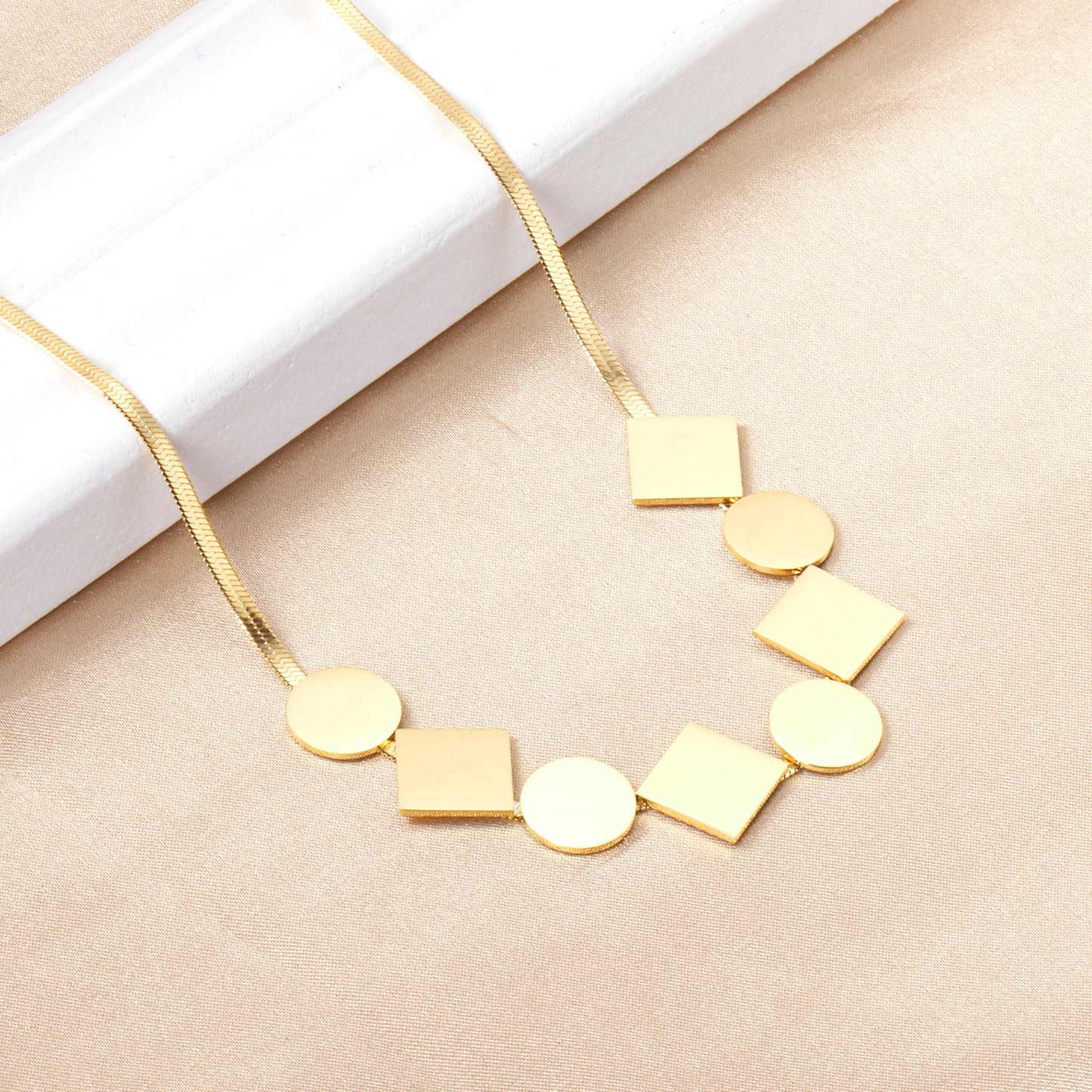 Collar Geométrico Dorado | Bañado en Oro 18K