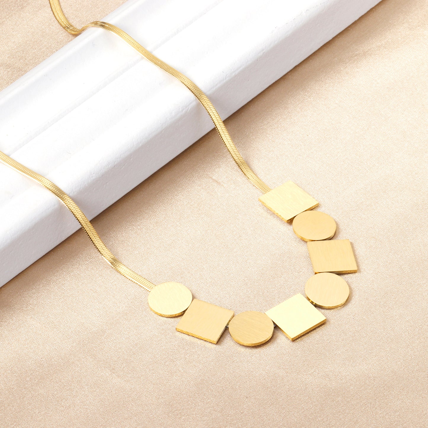Collar Geométrico Dorado | Bañado en Oro 18K