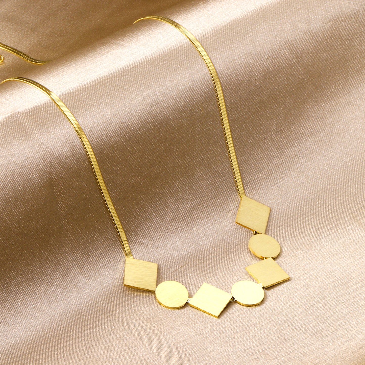 Collar Geométrico Dorado | Bañado en Oro 18K