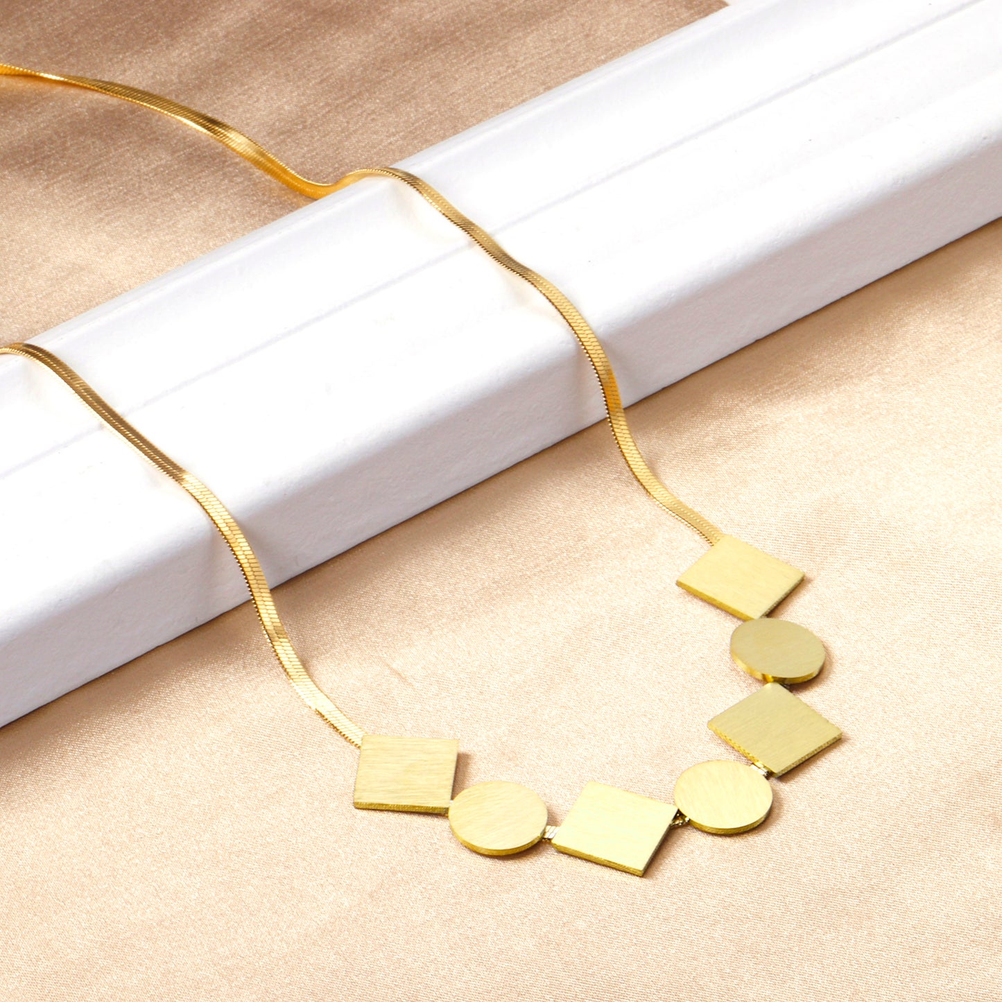 Collar Geométrico Dorado | Bañado en Oro 18K
